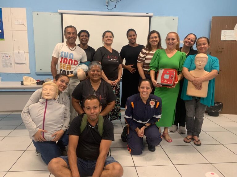 Alunos de Escola Estadual em Divinópolis recebem treinamento em Primeiros Socorros