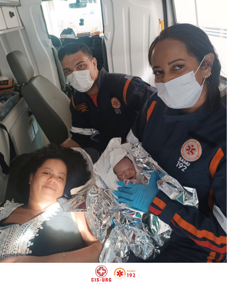 Equipe da USB de Pará de Minas realiza atendimento a gestante com parto na chegada ao hospital