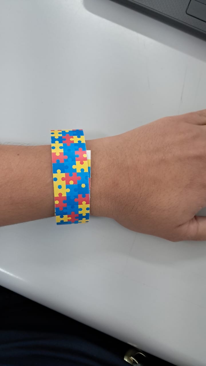 UPA Divinópolis implementa identificação por pulseira para pacientes com Transtorno do Espectro Autista (TEA)