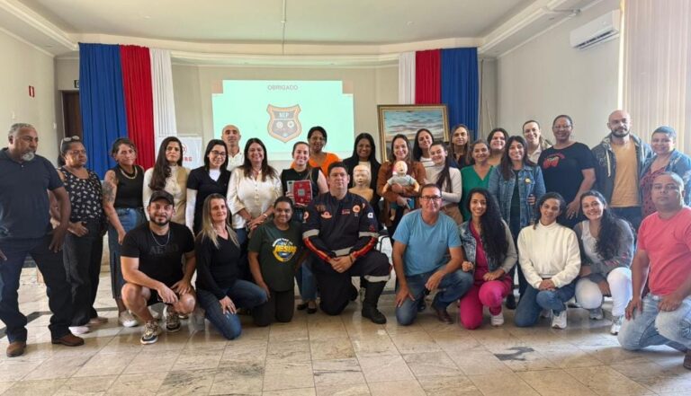 Funcionários do Hospital Municipal Santo Antônio, em Cristais, recebem capacitação em Primeiros Socorros