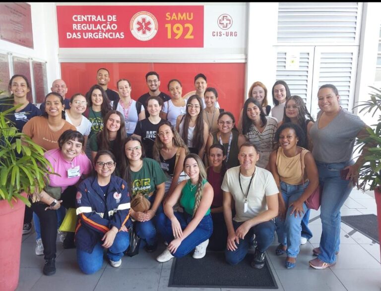 Universitários visitam a sede do Consórcio em Divinópolis