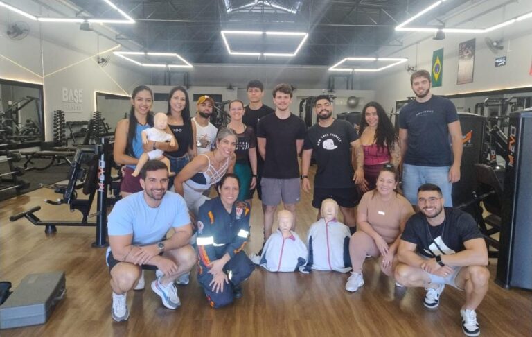Alunos de academia em Divinópolis recebem treinamento em Primeiros Socorros