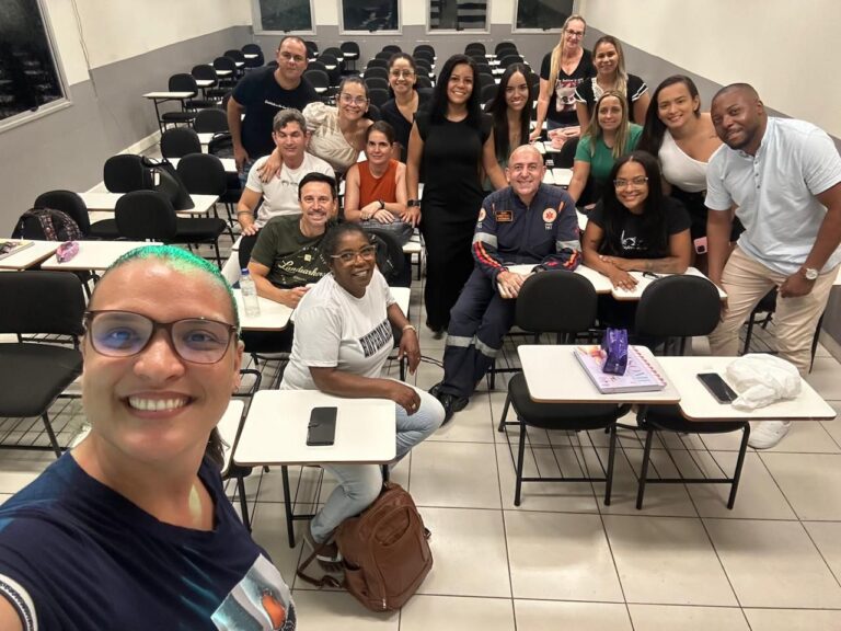 CIS-URG Oeste promove treinamento de Eletrocardiograma para Universitários em Divinópolis