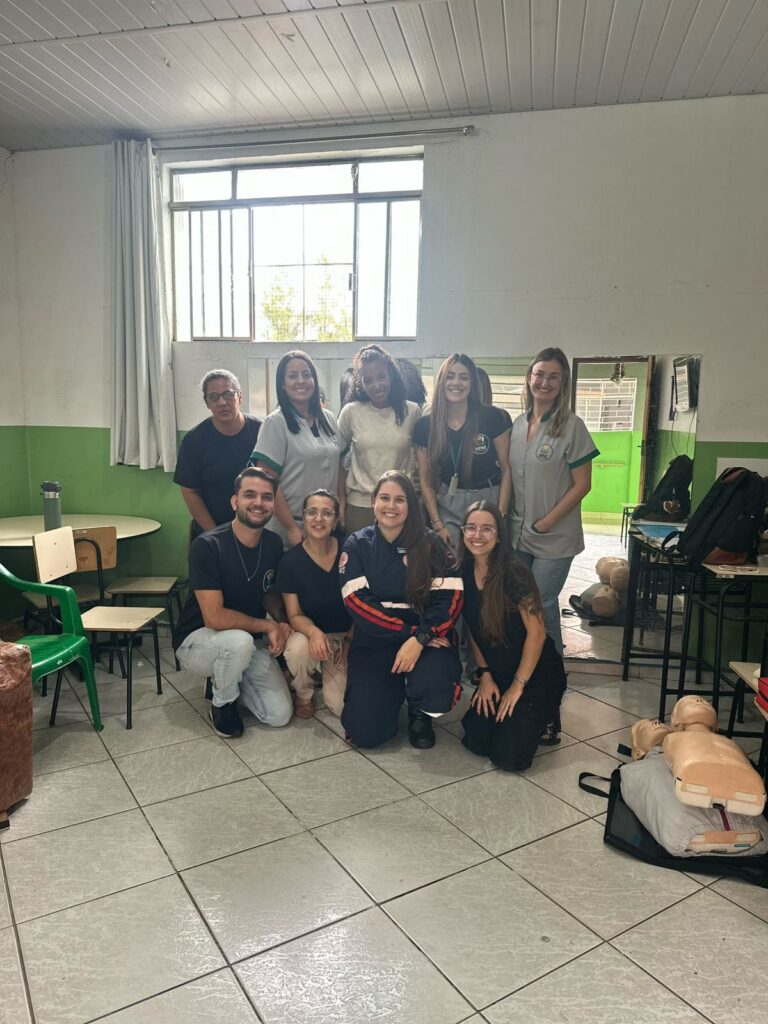 Colaboradores da APAE Divinópolis recebem treinamento em Primeiros Socorros